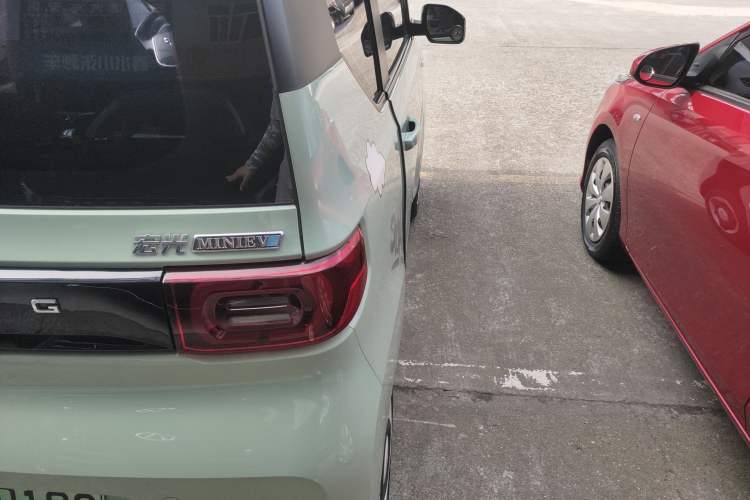 Used Wuling Hongguang MINIEV 2021 Macaron Premium Model – Lithium Iron Phosphate