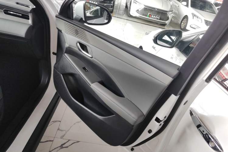 Used BYD Qin PLUS 2025 DM-i Smart Drive 55KM Leading Model
