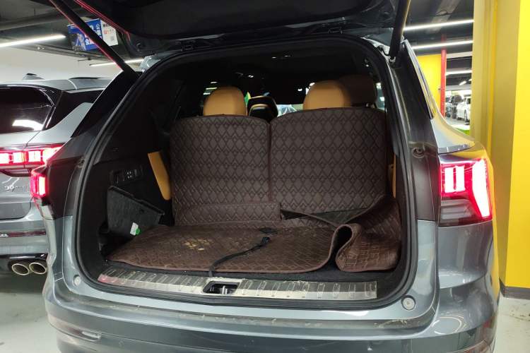 Used Lynk & Co 09 2021 2.0T Halo Six-Seater