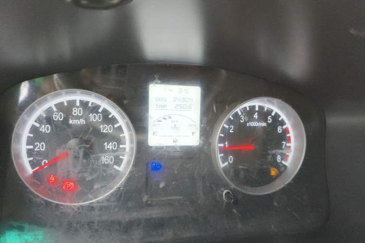 Used Jinbei Hiace X30 2023 1.5L Super-Enjoyment Van 2/5 Seats Non-Air-Conditioned Version SWC15M
