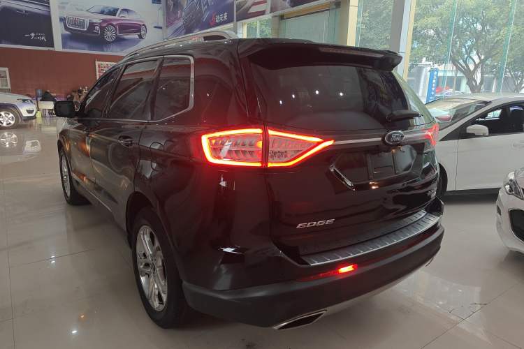 Used Ford Edge 2016 EcoBoost 245 Two-Wheel-Drive Titanium 7-Seater
