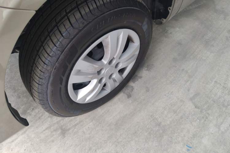 Used FORTHING Lingzhi 2023 M5 1.6L Practical Model 5 Seats
