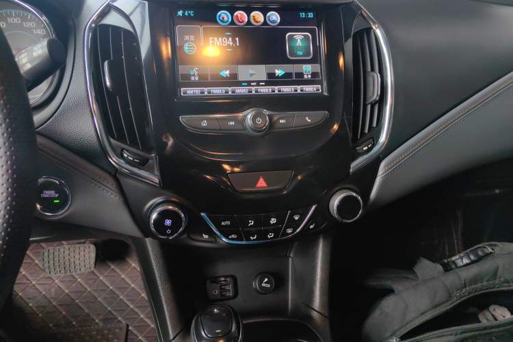 Used Chevrolet Cruze 2017 1.4T Hatchback Dual-Clutch Lingfeng Edition