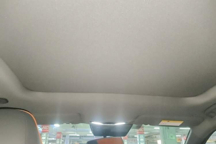 Used Changan UNI-V 2025 Model Third-Generation 2.0T Dynamic Edition