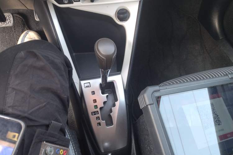 Used Toyota YARiS L 2015 1.5G Automatic Xuan Dong Sunroof Special Edition
