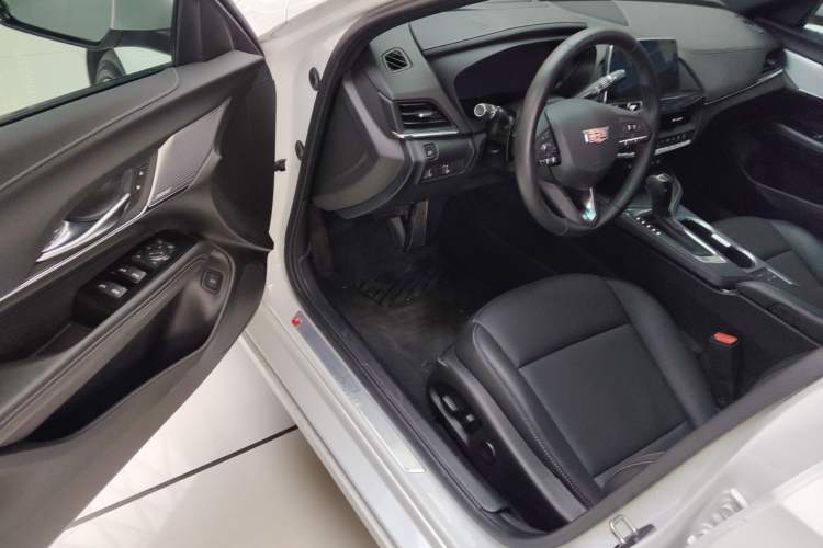 Used Cadillac CT4 2023 28T Luxury Version