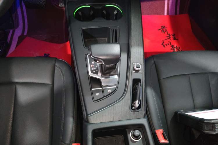 Used Audi A4L 2022 40 TFSI Stylish and Elegant Edition
