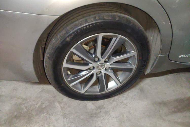 Used Lexus ES 2015 300h Comfort Edition