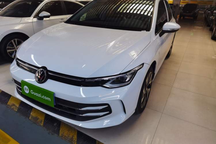 Used Volkswagen Golf 2025 300TSI Pro
