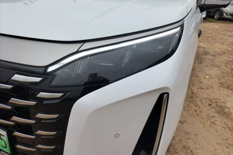 Used BYD Xia 2025 DM-i 1.5T 180km Excellence Model
