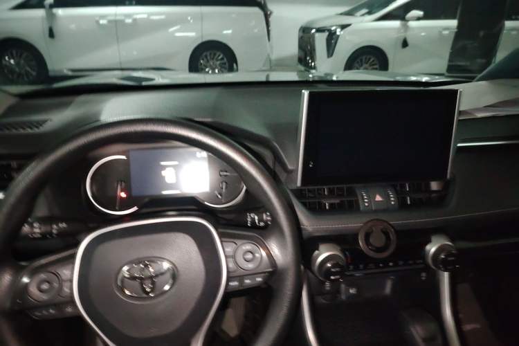 Used Toyota RAV4 2022 2.0L CVT Two-Wheel Drive Fashion Edition
