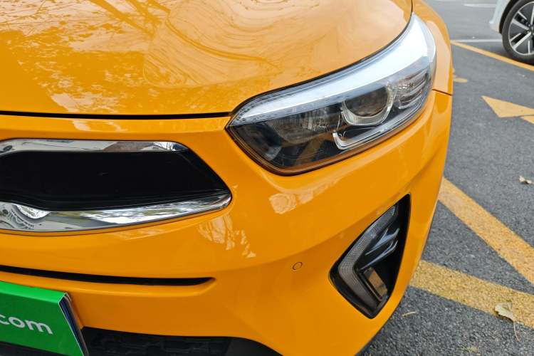 Used Kia kx1 Stonic 2021 1.4L CVT Fun & Sunroof Model
