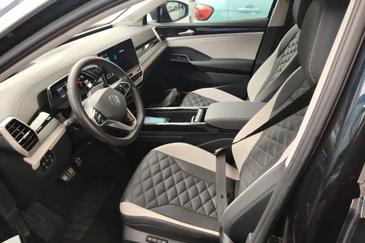 Used Volkswagen ID.6 CROZZ 2021 Long-Range PRO Edition
