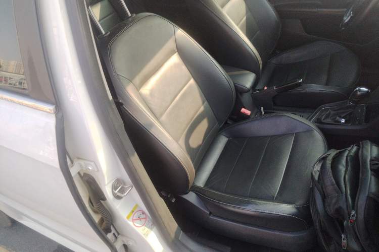 Used Volkswagen Lavida 2015 1.6L Automatic Comfort Edition
