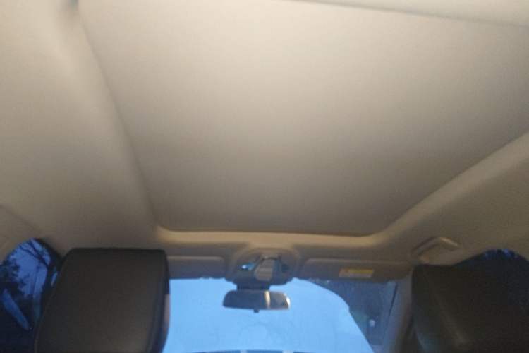 Used Wuling Asta 2022 2.0L DHT Electric-Speed Version
