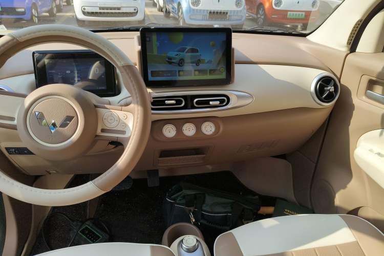 Used Wuling Hongguang MINIEV 2025 Four-Door Version Advanced Edition
