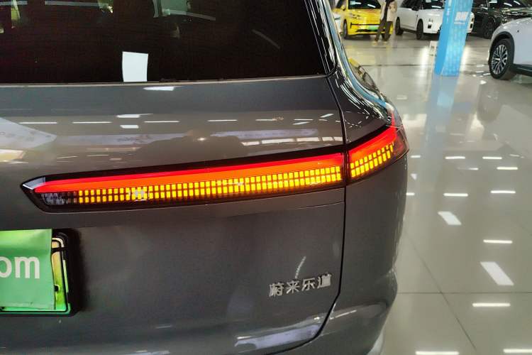 Used ONVO Luxeed L90 2025 Model—Ultra Six-Seater Version
