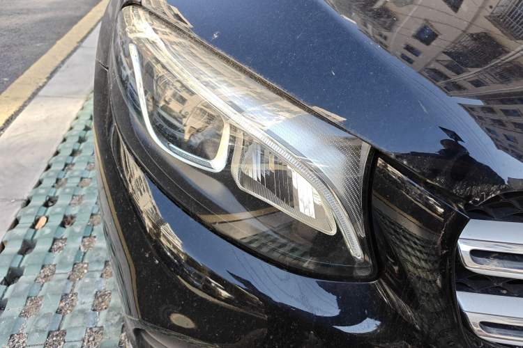 Used Mercedes-Benz GLC 2018 GLC 260 4MATIC Luxury Model
