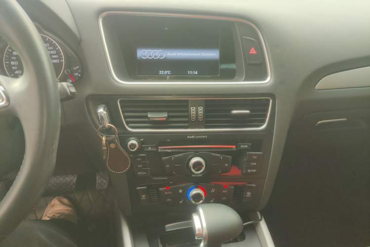 Used Audi Q5 2017 Plus 40 TFSI Ambition Model
