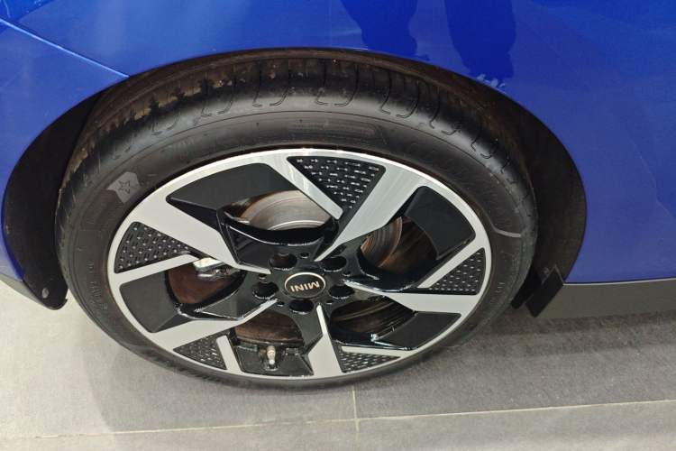 Used  Electric MINI COOPER 2024 452km COOPER SE Artist
