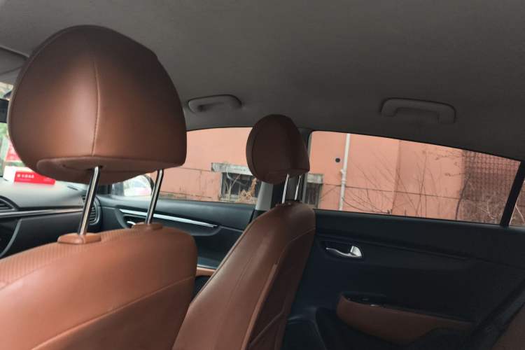 Used Kia KX Cross 2017 1.4L AT GLS
