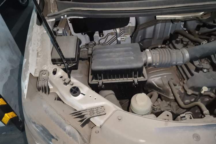 Used FORTHING Lingzhi 2022 Striving Version M5L 1.6L Base Model 7 Seats
