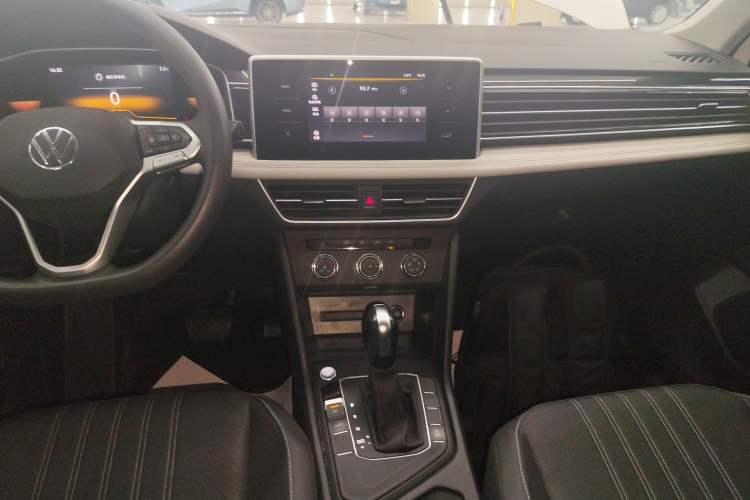 Used Volkswagen Tiguan L 2022 330TSI Automatic Two-Wheel Drive Comfort Edition
