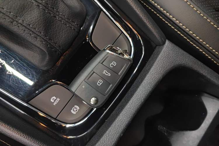 Used Skoda Kodiaq 2023 Facelifted TSI330 5-Seater Two-Wheel-Drive Luxury Edition
