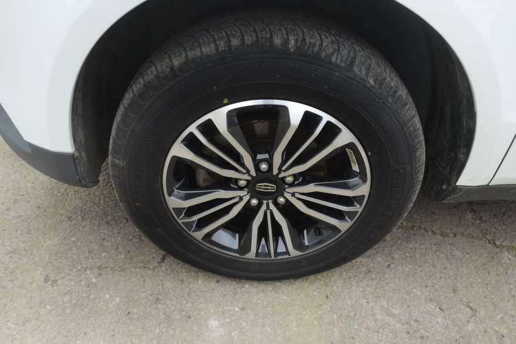 Used Geely Auto Vision X6 2016 1.8L Manual Luxury Model