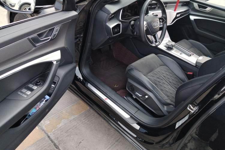 Used Audi A6L 2023 40 TFSI Luxury Dynamic Model
