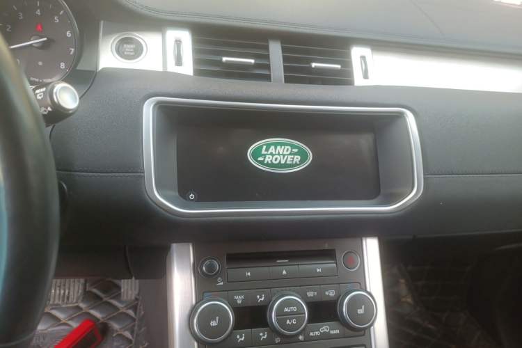 Used Land Rover Range Rover Evoque 2018 240 PS SE Smart Brilliance Edition
