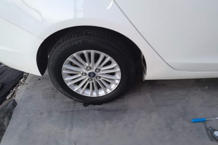 Used Ford Escort 2015 1.5L Manual Comfort Model
