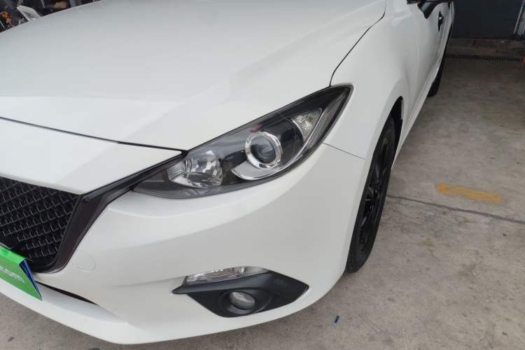 Used Mazda Mazda 3 Axela 2016 Sedan 1.5L Automatic Comfort Model
