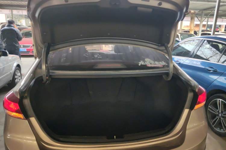 Used Hyundai Elantra (6th Generation / Lingdong) 2016 1.6L Automatic ZhiXuan – Elite Version
