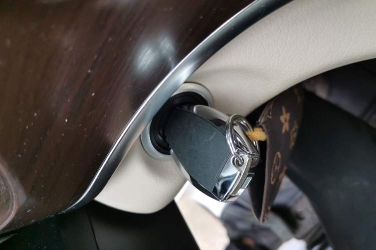 Used Mercedes-Benz V-Class 2020 V 260 Avantgarde Edition
