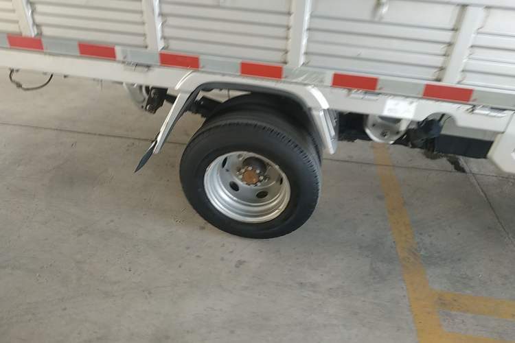 Used Wuling Rongguang New Truck 2021 1.8L Base Model Double-Cab with Dual Rear Wheels LJ479Q6
