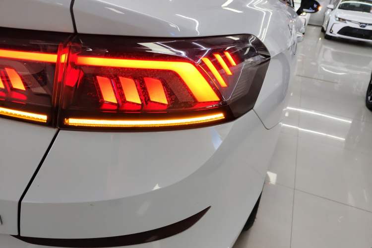 Used Volkswagen Lamando 2024 Lavida L 280TSI DSG Cool & Spicy Edition
