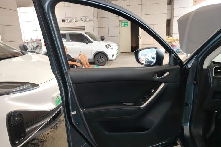 Used Mazda CX-5 2015 2.0L Automatic Two-Wheel Drive Urban Version