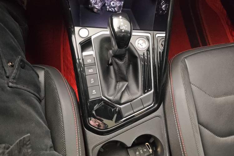 Used Volkswagen Tayron 2019 330TSI Two-Wheel Drive Luxury Model China VI Standard
