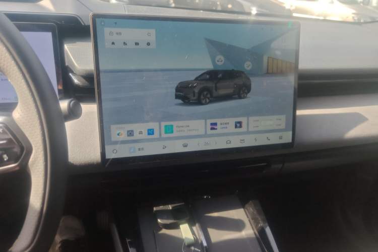 Used Lynk & Co 08 EM-P 2023 120km Long-Range Halo
