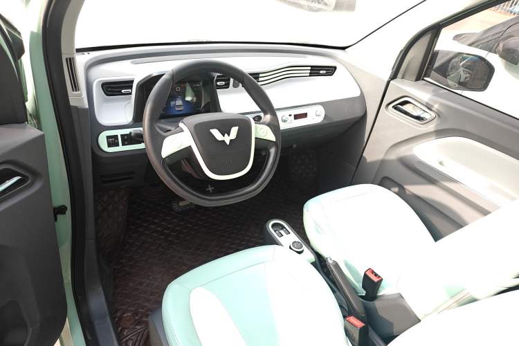 Used Wuling Hongguang MINIEV 2022 Macaron Fashion Model Lithium Iron Phosphate