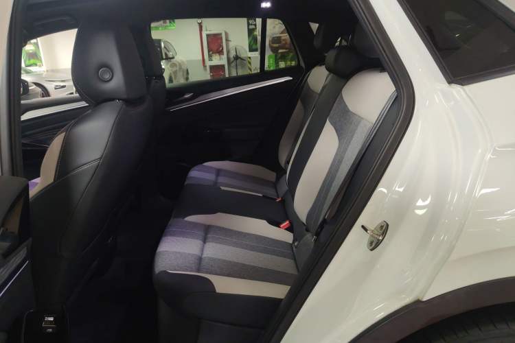 Used Volkswagen ID.4 CROZZ 2022 Long-Range PURE+ Edition
