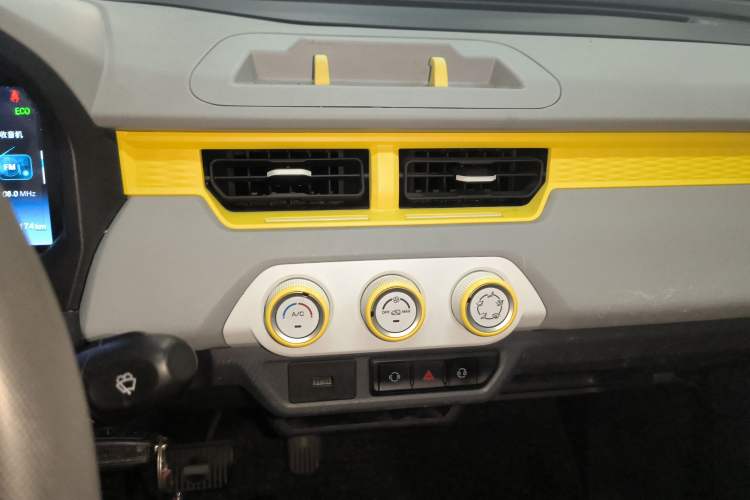 Used Chery QQ Ice Cream 2022 120km Conical Shape Lithium Iron Phosphate