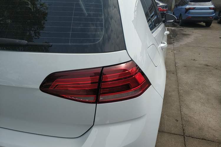 Used Volkswagen Golf 2018 230TSI Automatic Comfort Model
