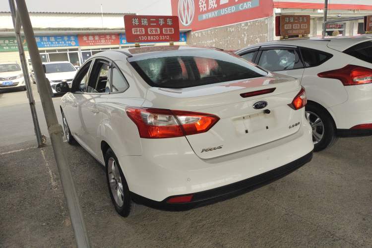 Used Ford Focus 2012 Sedan 1.6L Manual Fashion Edition
