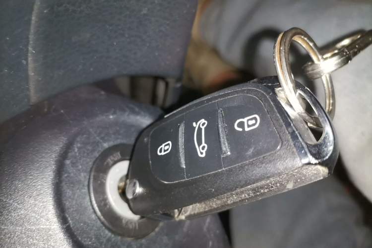 Used Toyota YARiS L 2020 X-Trail X 1.5L CVT Luxury Edition
