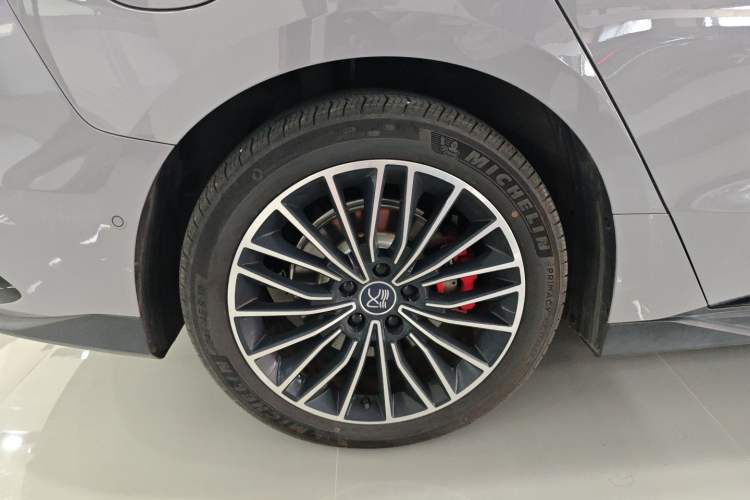 Used BYD Han 2025 EV with 701 km of Laser Radar-Enabled Intelligent Driving