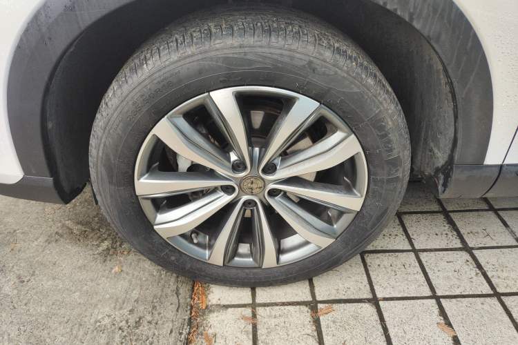 Used Roewe RX5 MAX 2019 300TGI Automatic Smart Cabin Luxury Edition
