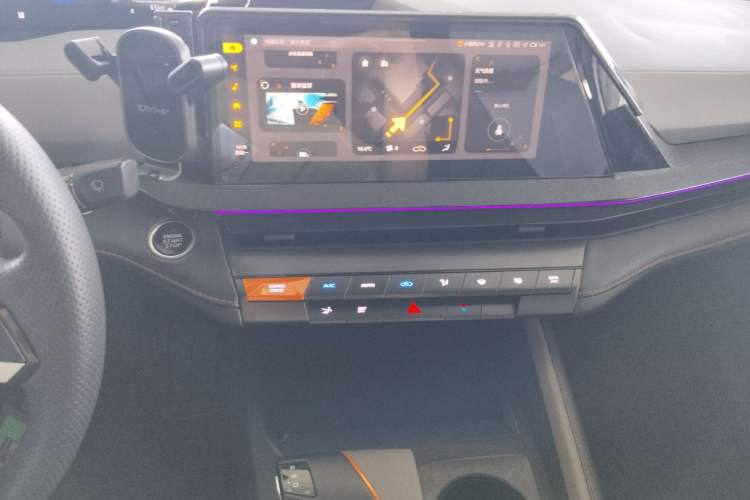 Used Changan UNI-V 2022 1.5T Prestige Version