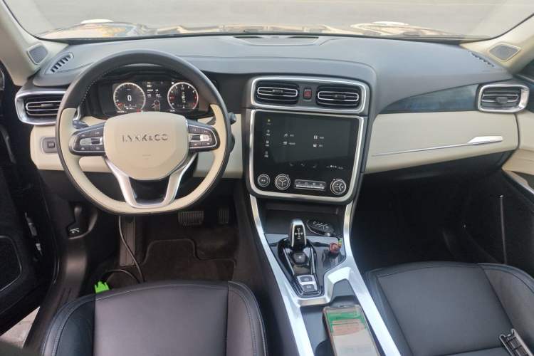 Used Lynk & Co 01 2017 2.0T Two-Wheel Drive Zhaopu Version
